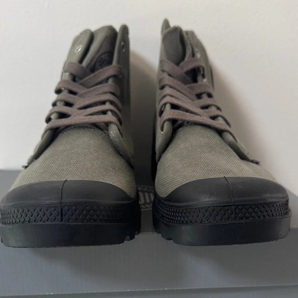 NIB!!!! Men’s Palladium Khaki Green Pamp Hi High-Top Sneakers with Black Soles - Picture 3 of 7